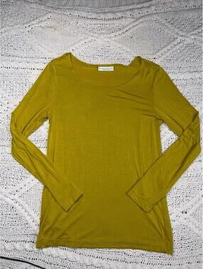 Bryn Walker Top Small Long Sleeve Scoop Neck Mustard Yellow Slinky Tshirt Casual